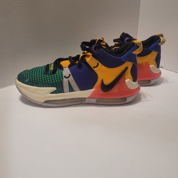 Nike LeBron Witness 7 Multicolor Size 6.5Y Sneaker - Picture 10 of 15